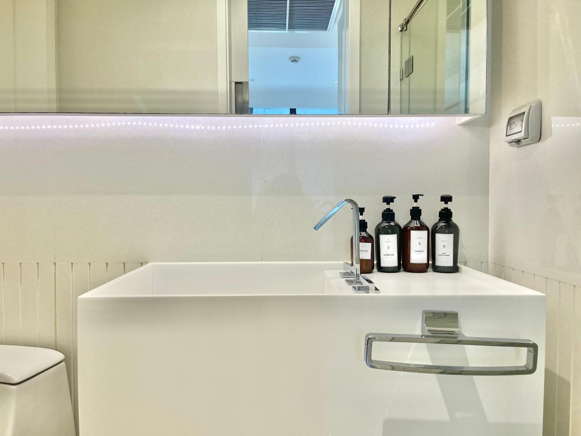 Sukhumvit 11#Luxury#Pool#Gym#Bts Nana&Mrt Sukhumvit#1Br#Max2Ppl Apartment กรุงเทพมหานคร ภายนอก รูปภาพ